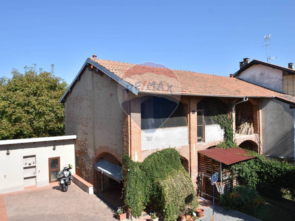 Casa indipendente a Divignano in Via Repubblica - Foto 3