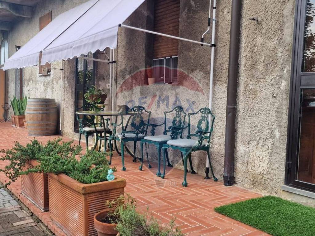 Casa indipendente a Divignano in Via Repubblica - Foto 4