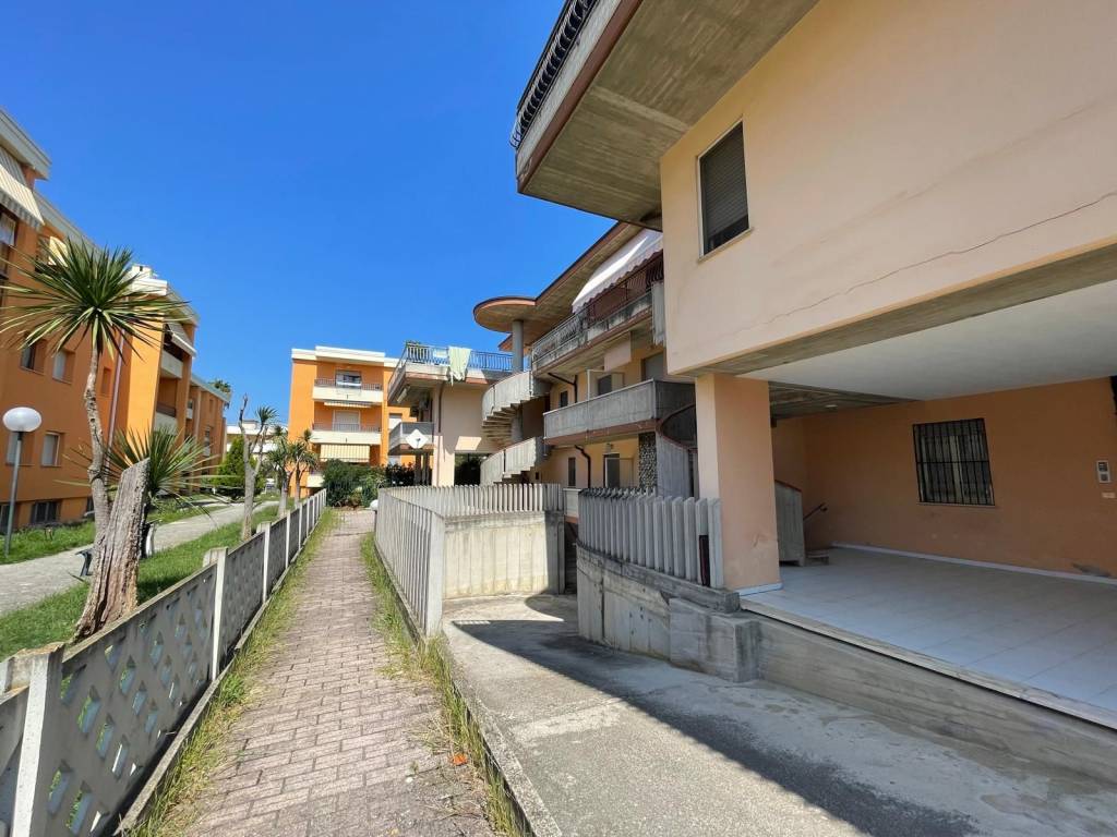 Attico / mansarda a Martinsicuro in Via dei Garofani - Foto 5