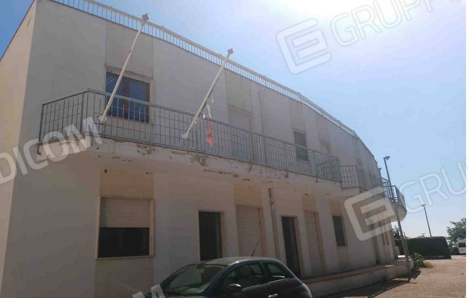 Palazzo / stabile a Matera in Viale Carlo Levi - Foto 2