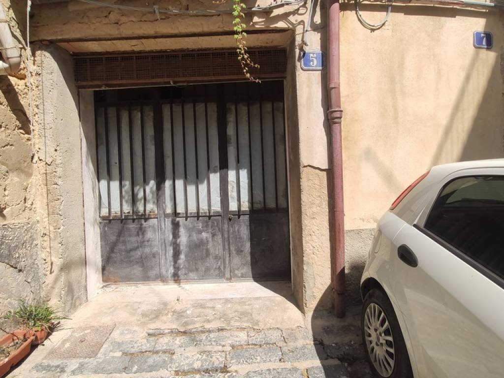 Box / garage a Caltagirone in Vico Vitale, 5 - Foto 2
