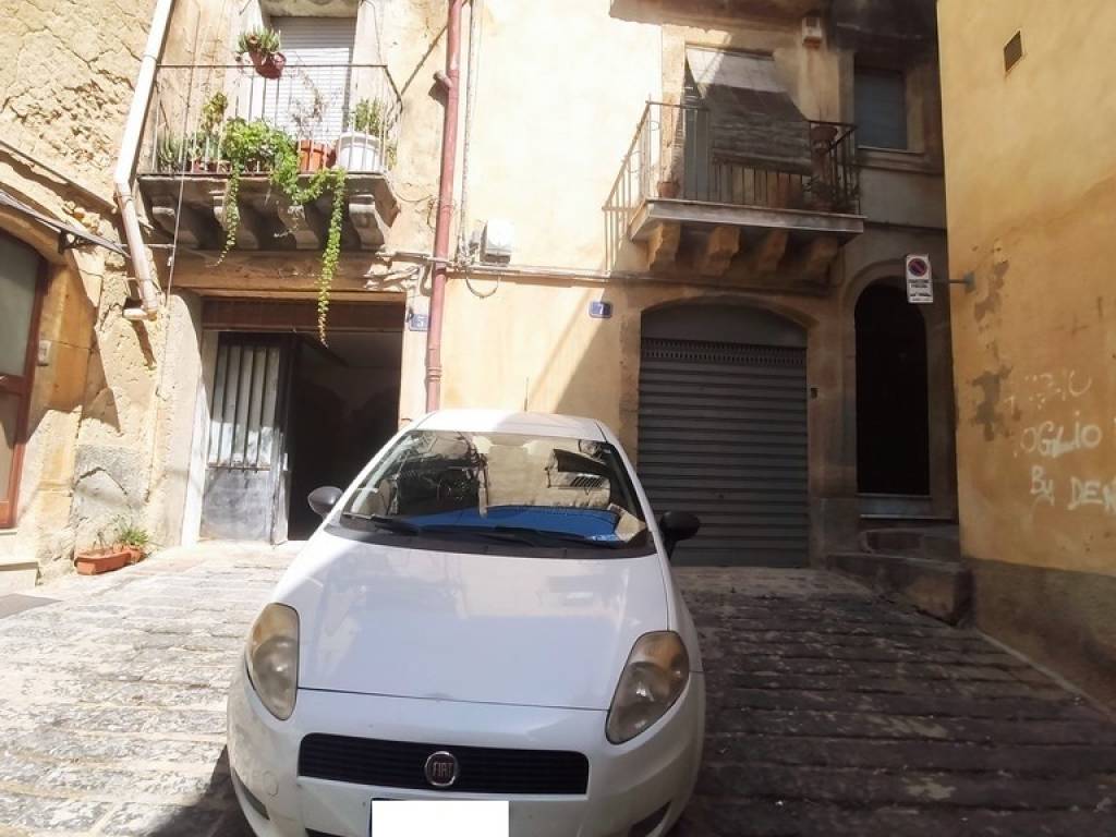Box / garage a Caltagirone in Vico Vitale, 5 - Foto 3