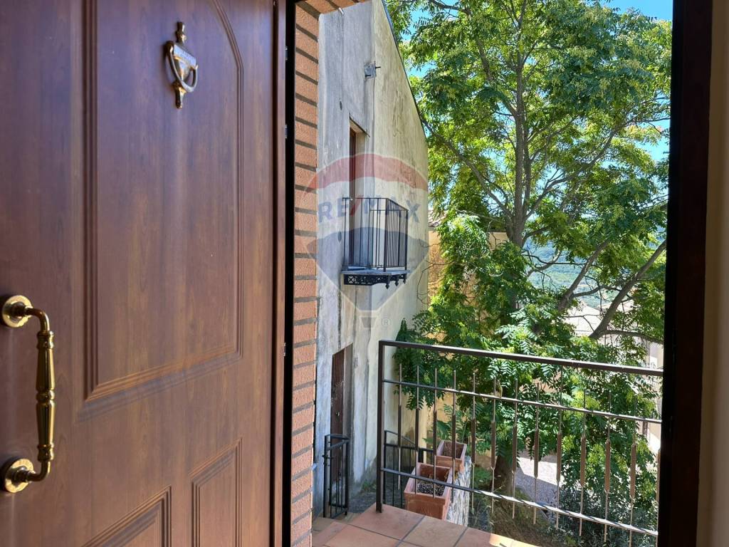 Casa indipendente a Scapoli in Via Casile - Foto 3