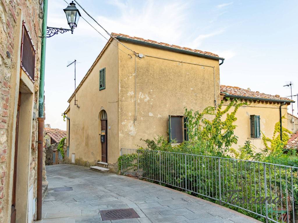 Casa indipendente a Castelnuovo di val di cecina in Via Maggio - Foto 3