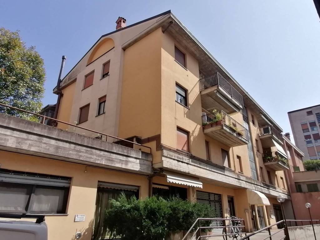Appartamento a Lecco in Via Salvatore Sassi, 6 - Foto 2