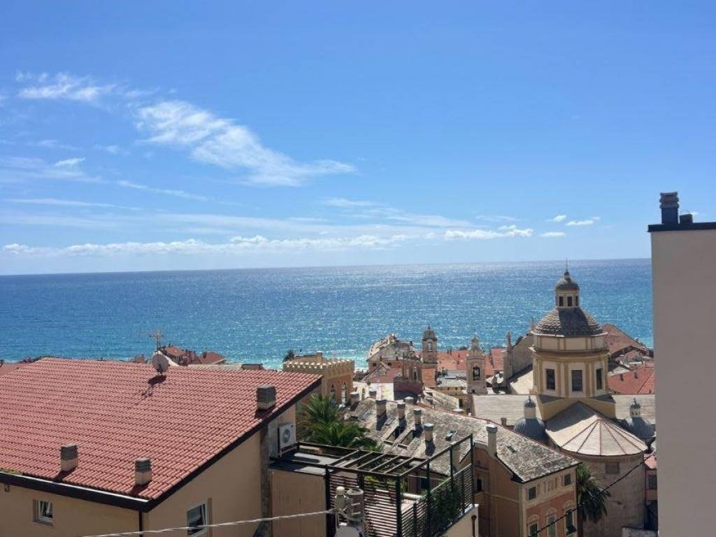 Attico / mansarda a Finale ligure in Via Generale Enrico Caviglia - Foto 2