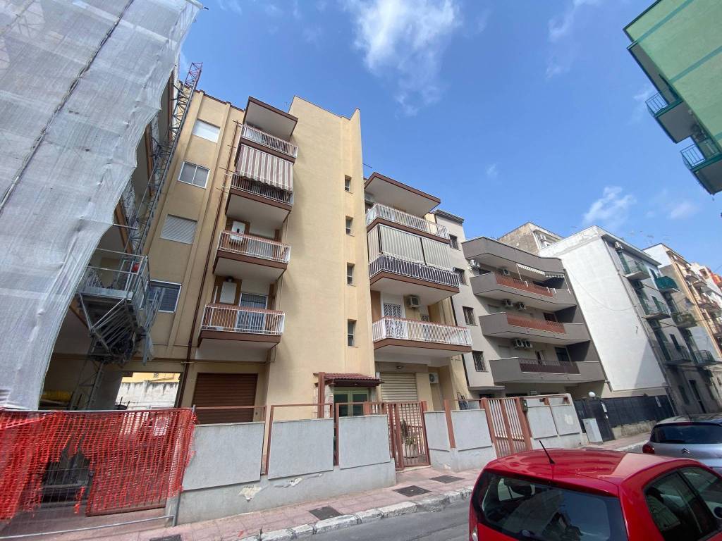 Appartamento a Taranto in Via Pola, 24 - Foto 2