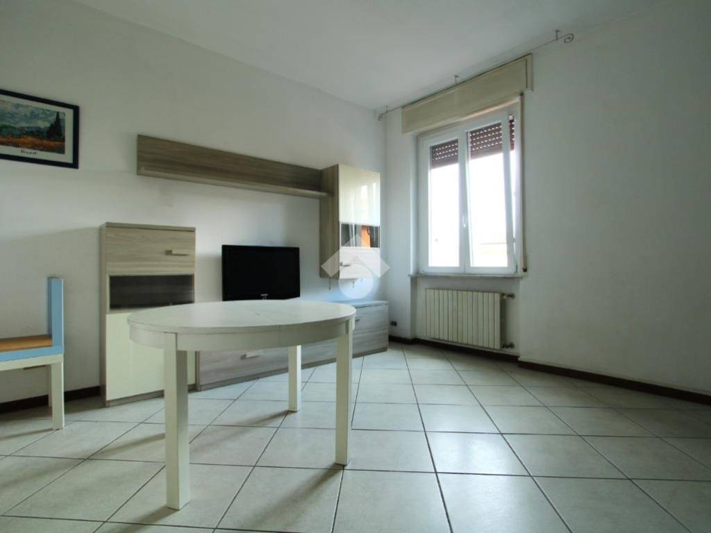 Appartamento a Bareggio in Via Giulio Cesare, 5 - Foto 2
