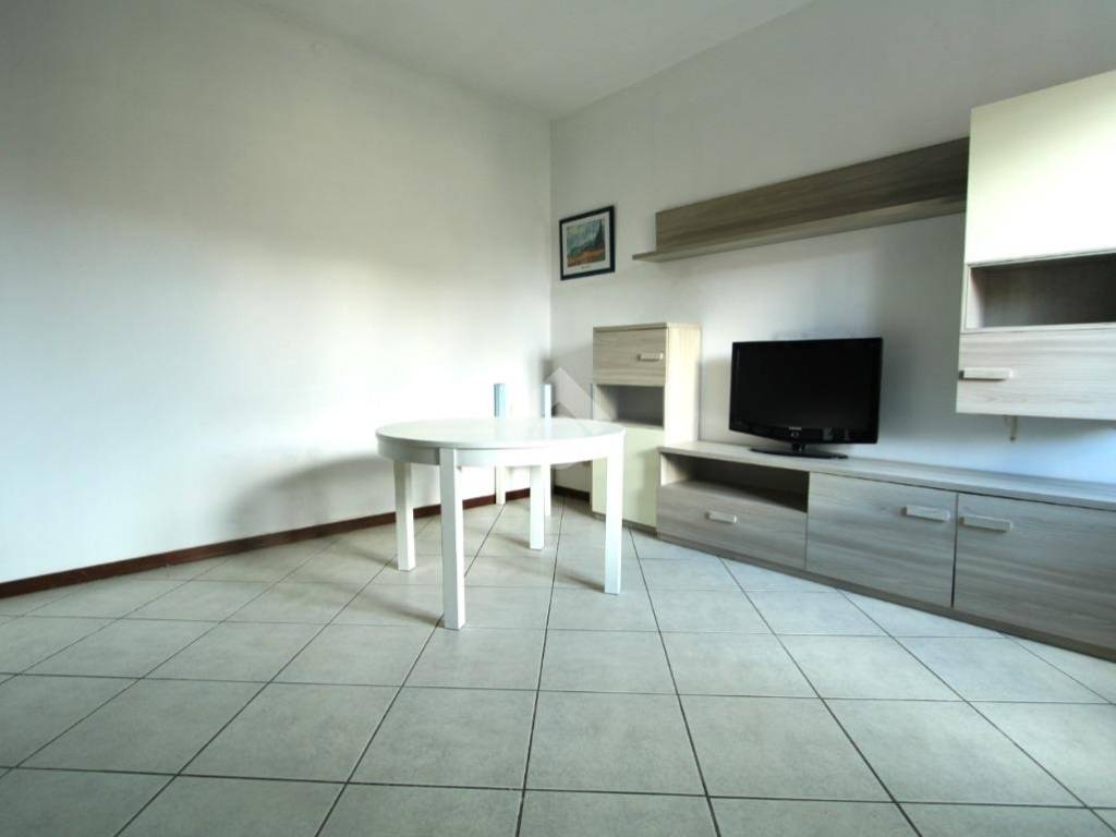 Appartamento a Bareggio in Via Giulio Cesare, 5 - Foto 3