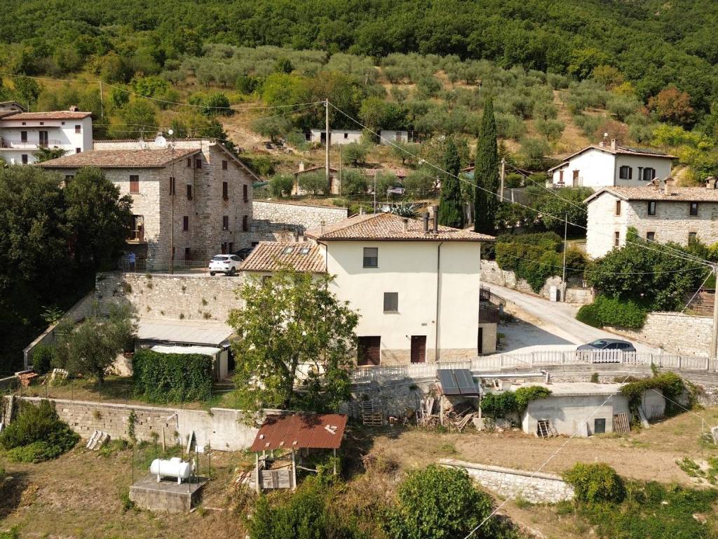 Casa indipendente a Gubbio in Via del Castello - Foto 3