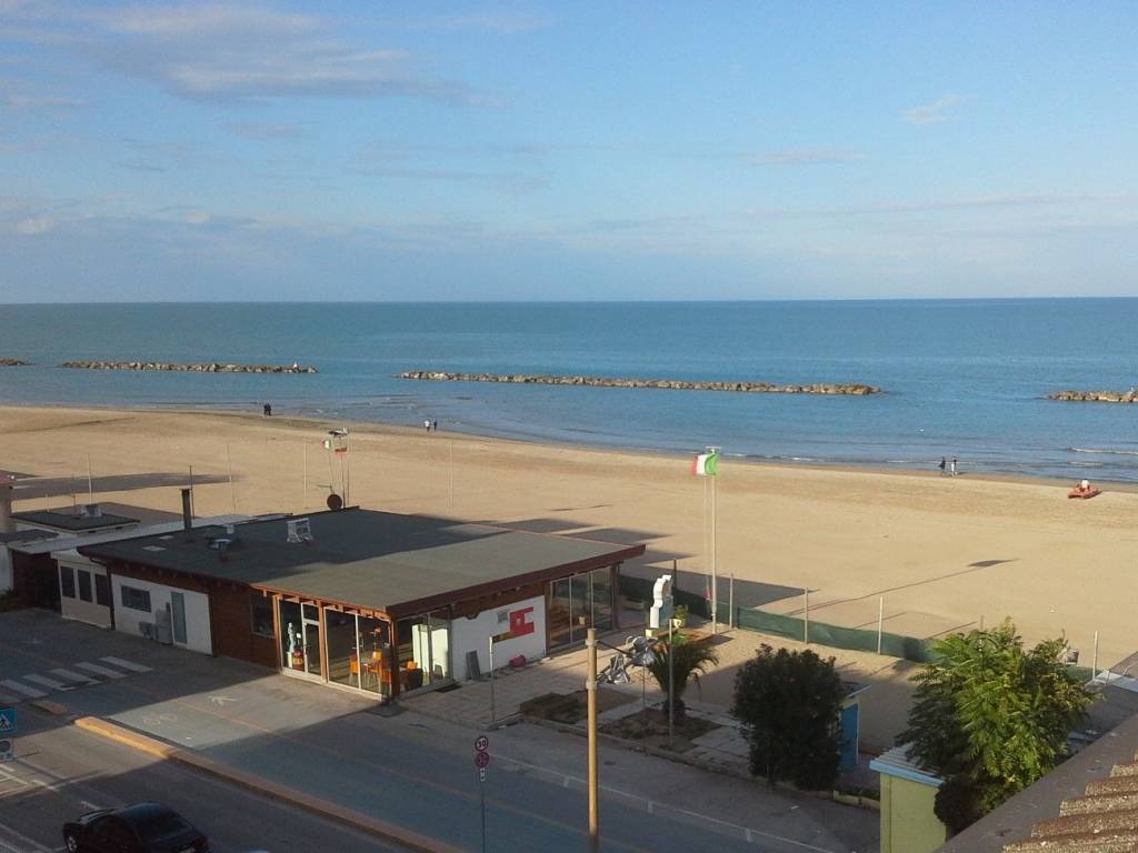 Appartamento a Civitanova marche in Viale 4 Novembre - Foto 3