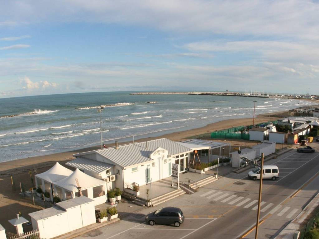 Appartamento a Civitanova marche in Viale 4 Novembre - Foto 4