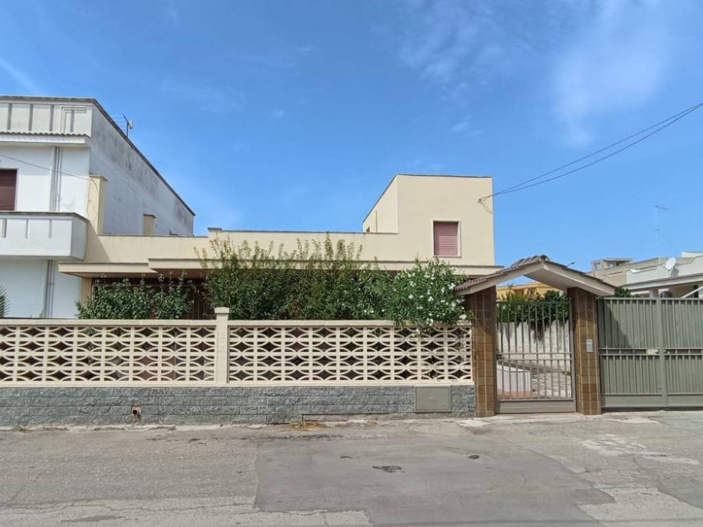 Villa a Pulsano in Via Raffaello Sanzio, 4 - Foto 2