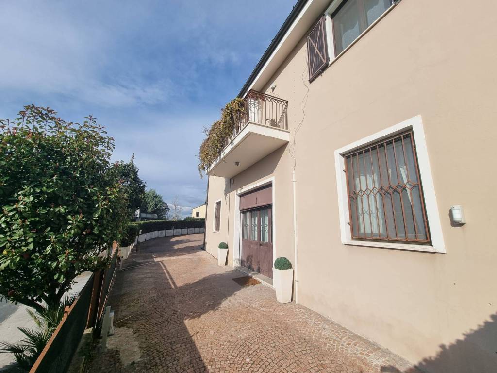 Appartamento a Civitanova marche in Strada Provinciale Bivio le Vergini Civitanova Marche - Foto 2