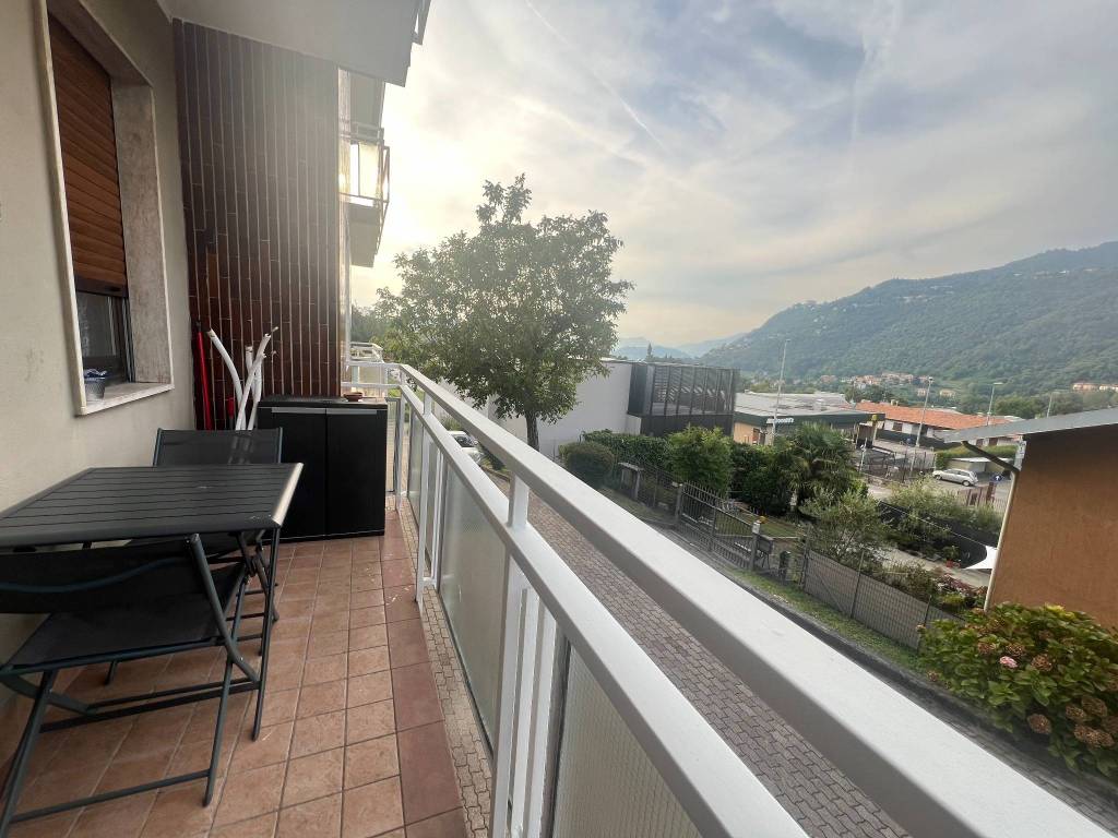 Appartamento a Lipomo in Via Traversa Lario, 36 - Foto 2