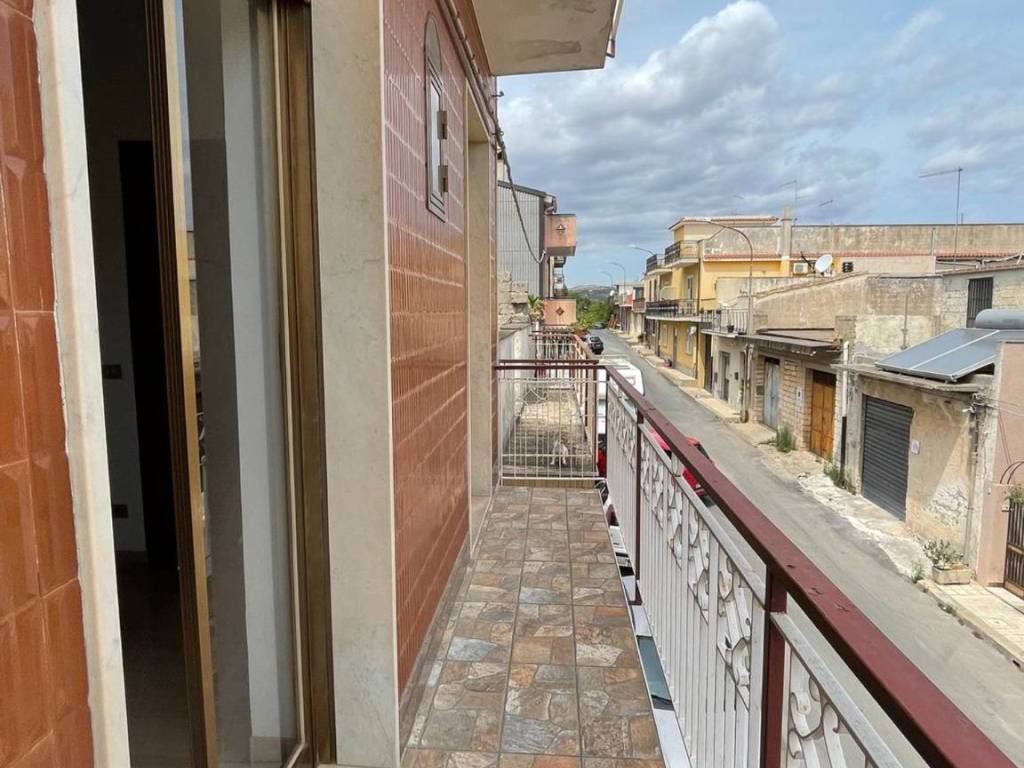 Appartamento a Canicattini bagni in ARTURO BASILE - Foto 4