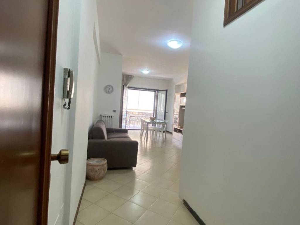 Appartamento a Castel volturno in Viale Claris - Foto 2