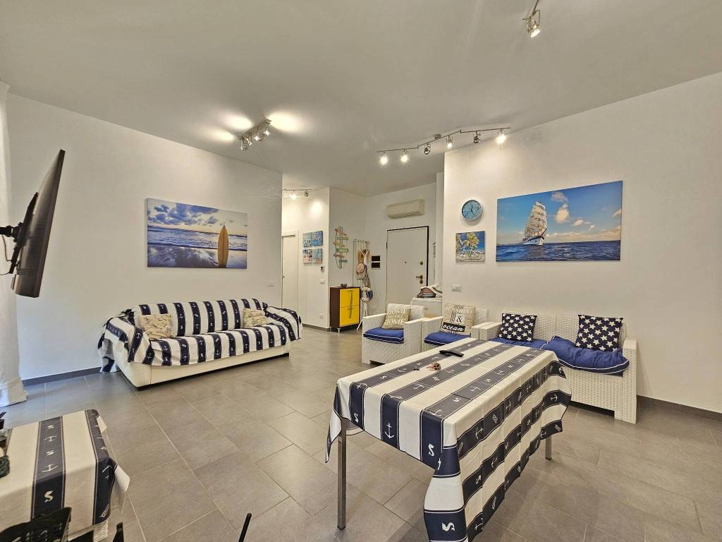 Appartamento a Spotorno in Via Costantino, 28 - Foto 2