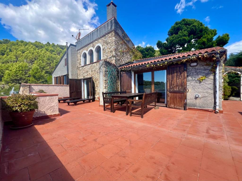 Casa indipendente a Andora in Strada della Colla, 42 - Foto 3