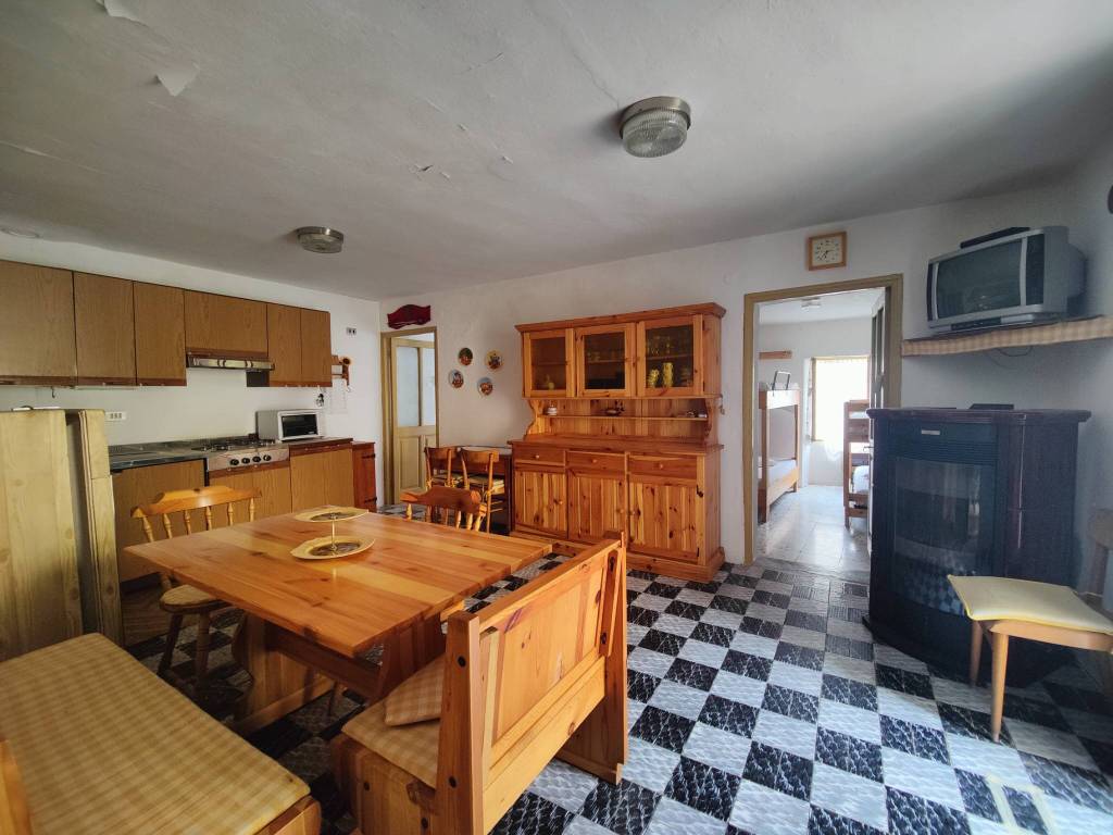 Appartamento a Rezzo in Via Castello - Foto 4