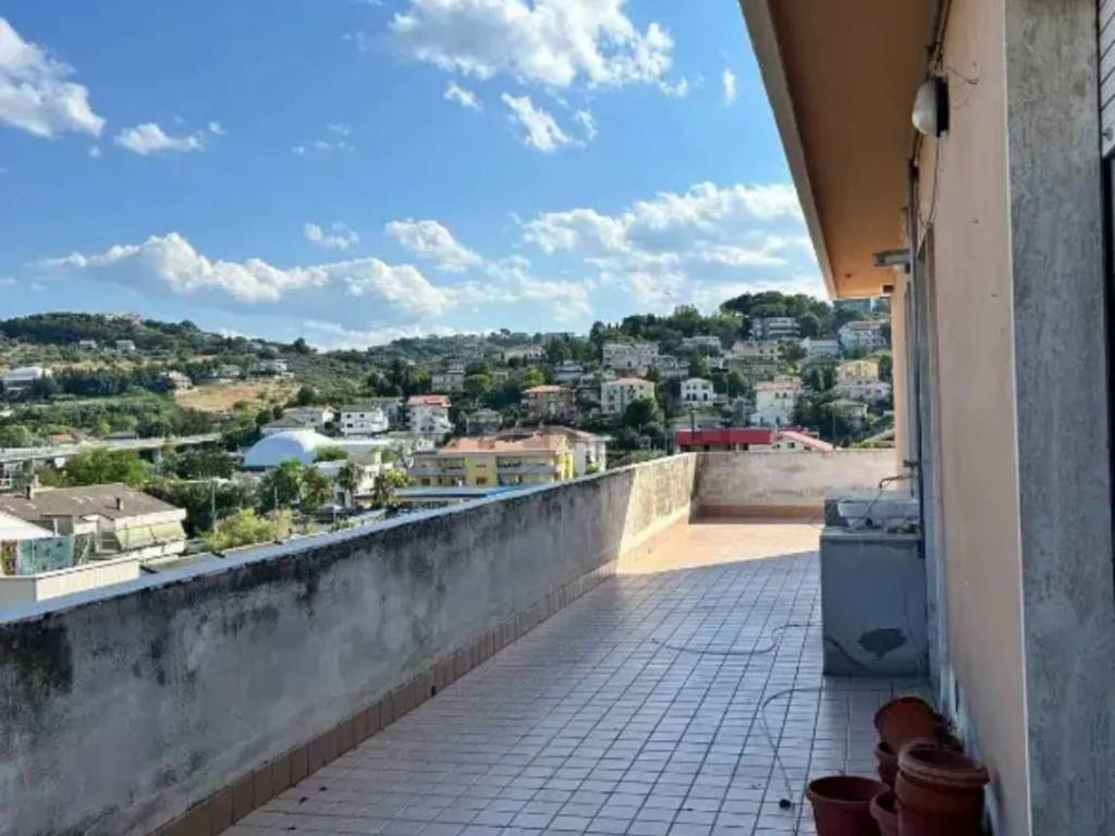 Attico / mansarda a Montesilvano in Via Silvino di Giovanni - Foto 2