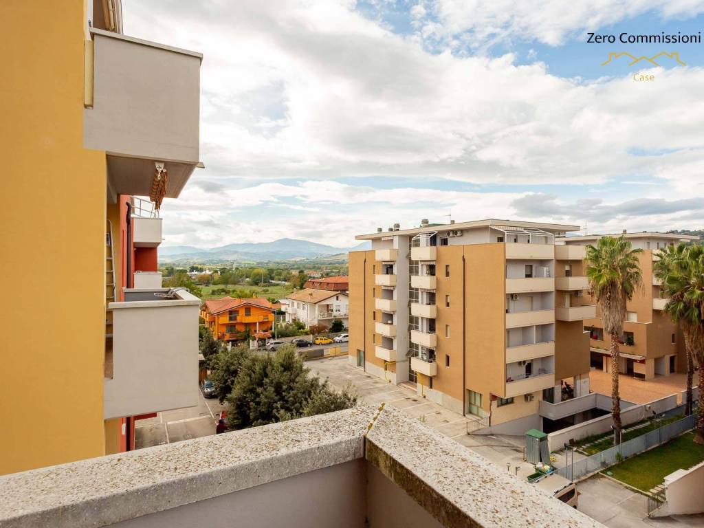 Appartamento a Manoppello in Via Francesco Paolo Michetti, 17 - Foto 2