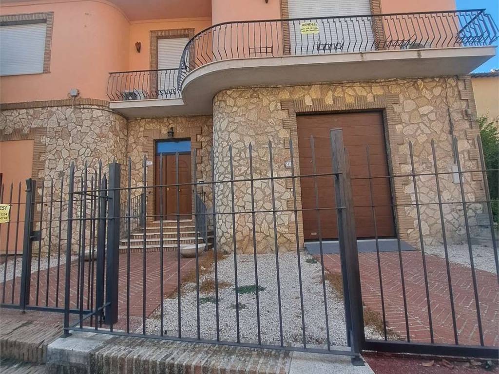 Casa indipendente a Avigliano umbro in corso Roma, snc - Foto 2