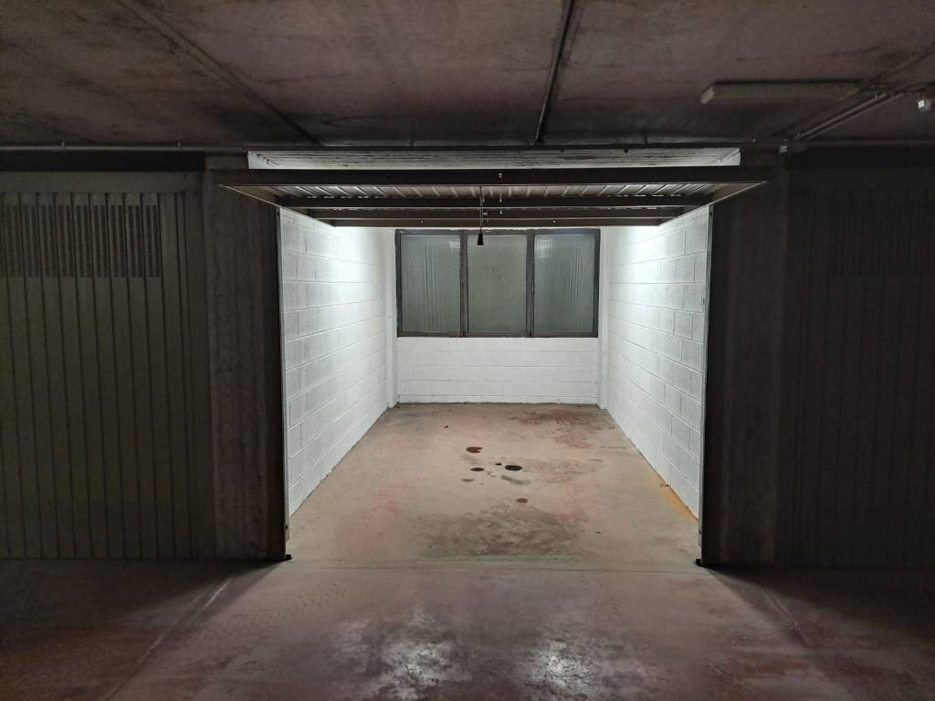 Box / garage a Verbania in Via Madonnina, 4 - Foto 3