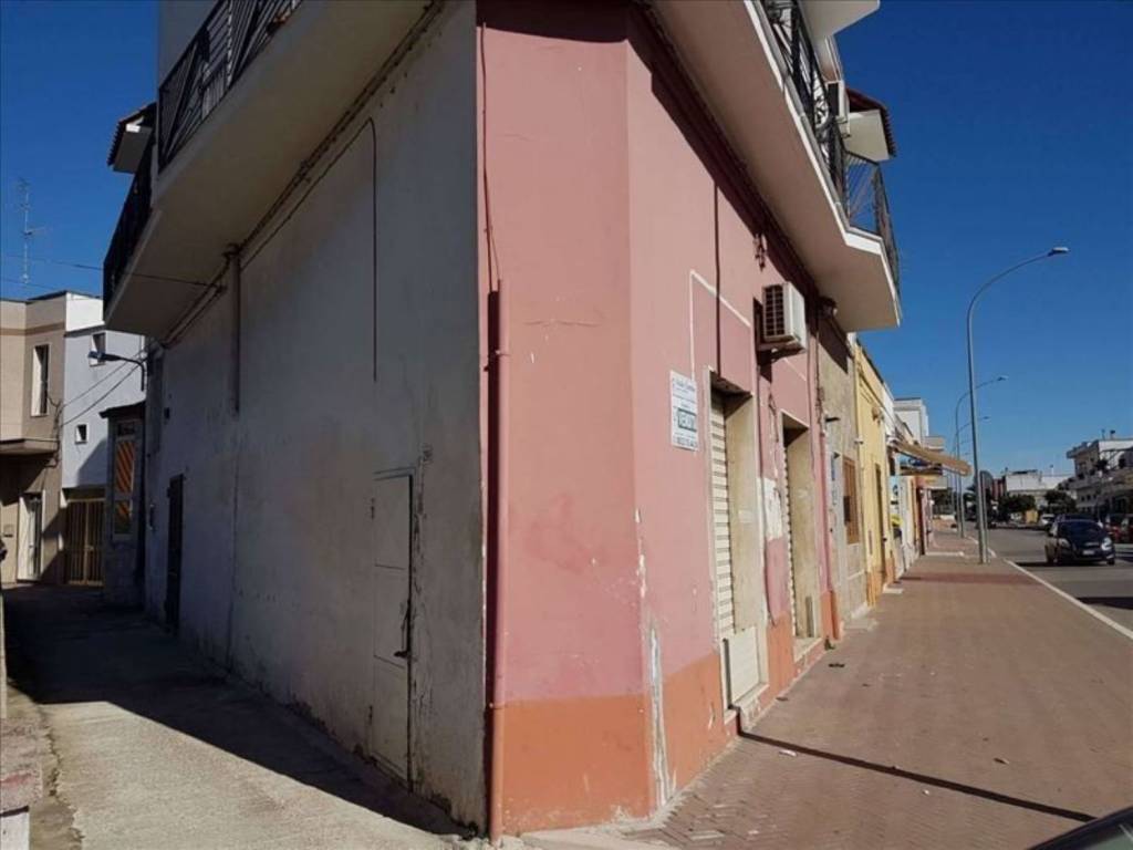 Immobile a Copertino in Via Vittorio Emanuele III - Foto 2
