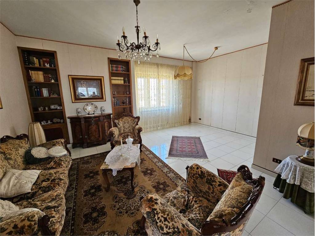 Appartamento a Enna in VIA DONNA NUOVA, 109 - Foto 2