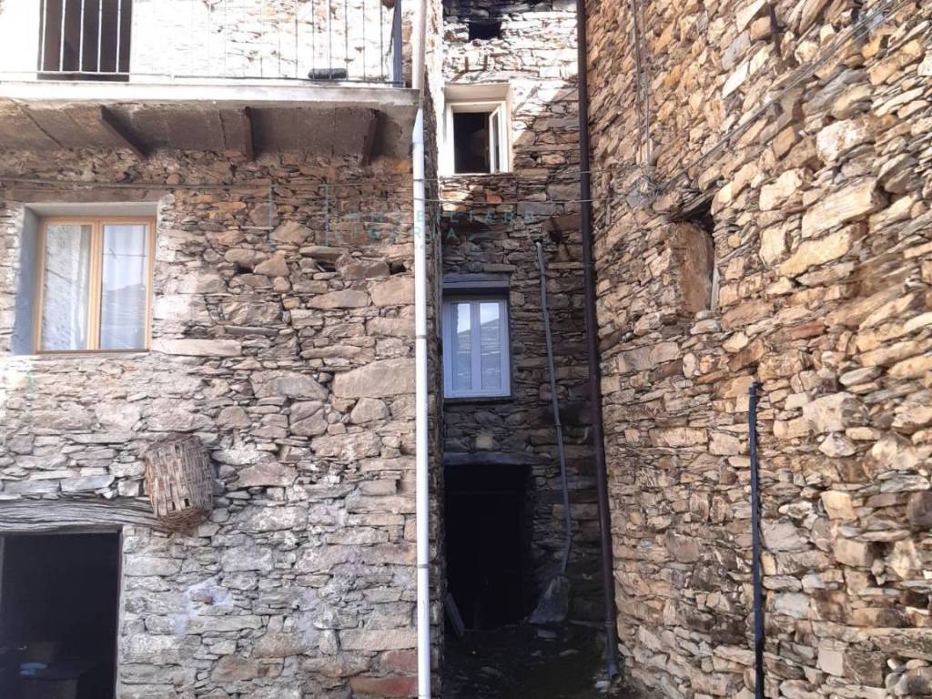 Casa indipendente a Rezzo in via canadà - Foto 2