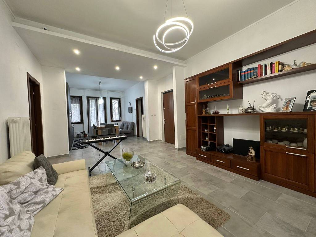 Appartamento a Oleggio in Via Novara - Foto 4