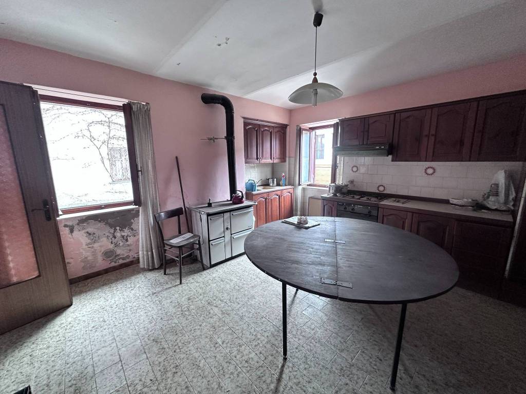 Casa indipendente a Serralunga d'alba in Località Sorano, 10 - Foto 4