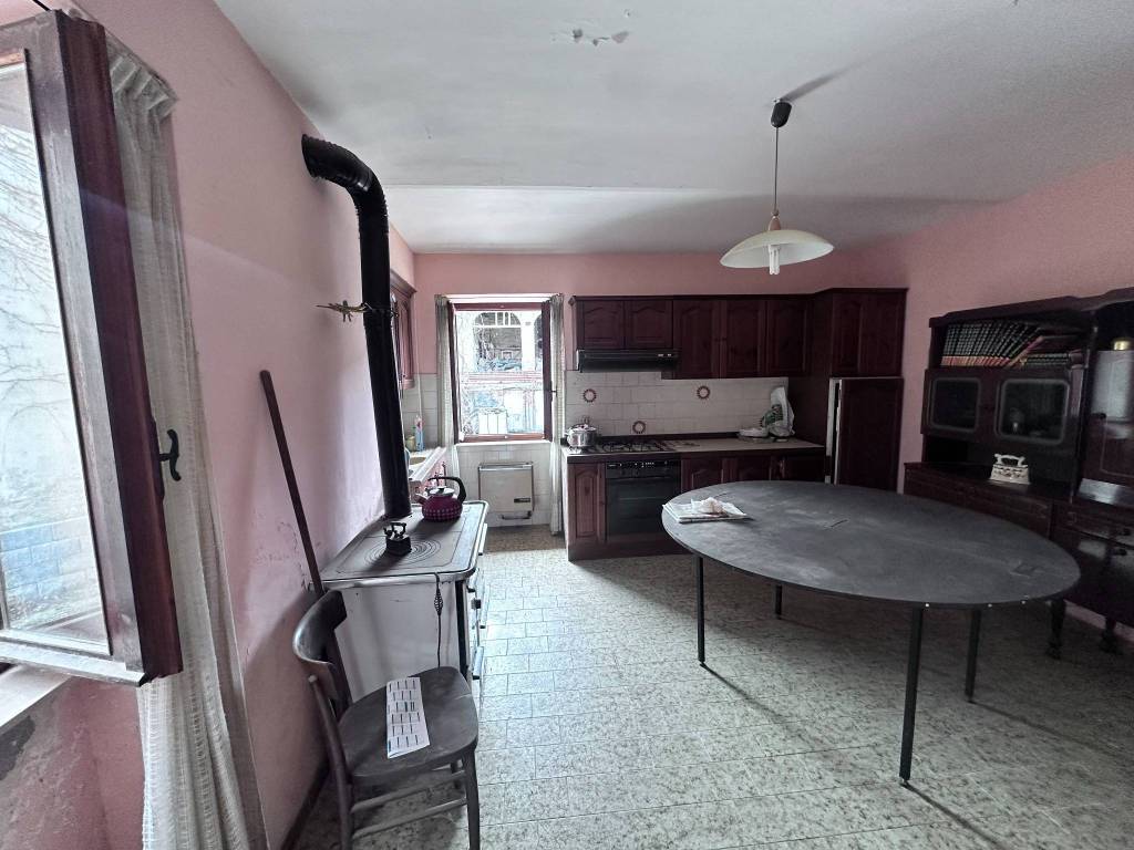Casa indipendente a Serralunga d'alba in Località Sorano, 10 - Foto 5