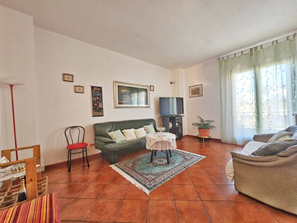 Casa indipendente a Palo del colle in Via Giovanni Bovio - Foto 5