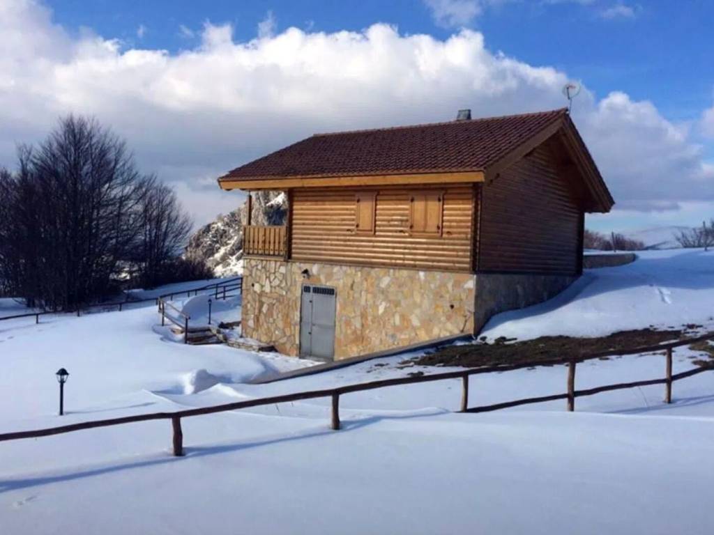 Villa a Castelsaraceno in Parcheggio Bosco Favino S.N.C. - Foto 4