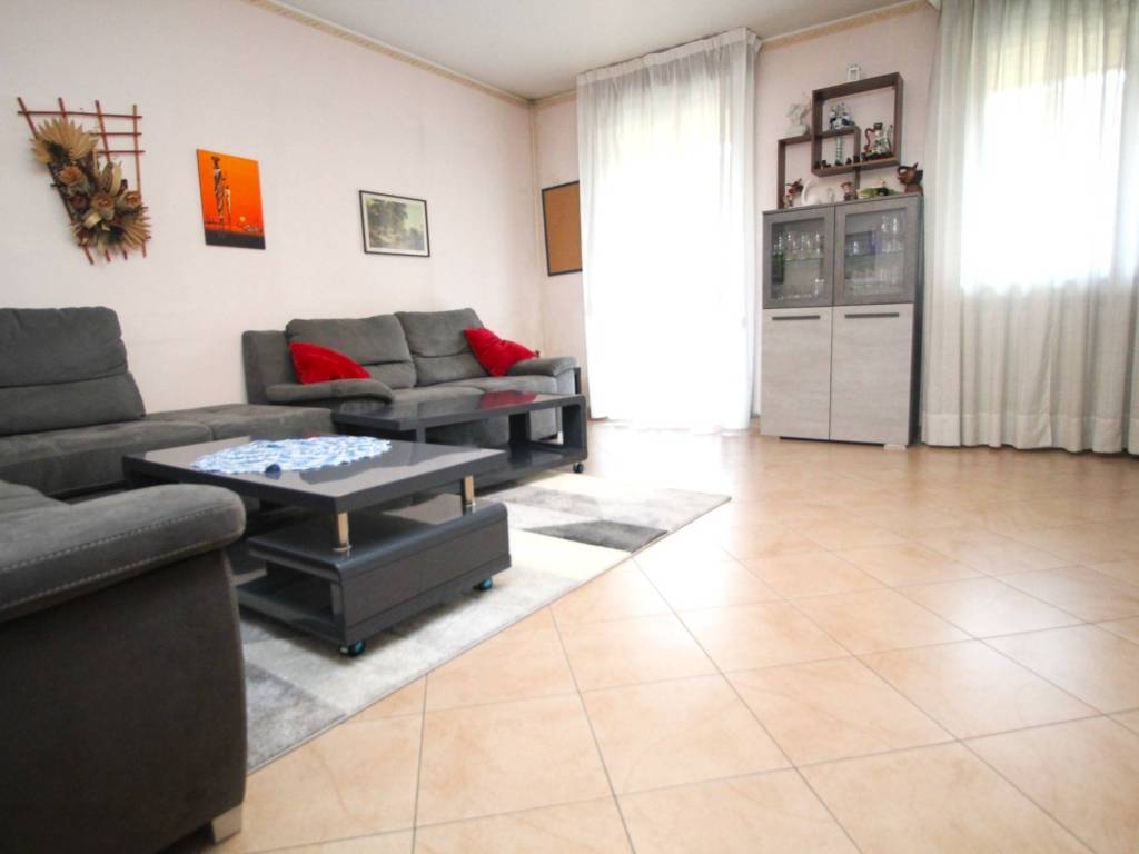 Appartamento a Gorla minore in Via Aliprandi - Foto 3