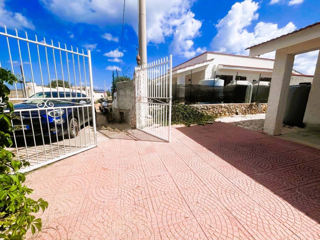 Villa a Cinisi in Via Fondo Orsa - Foto 5