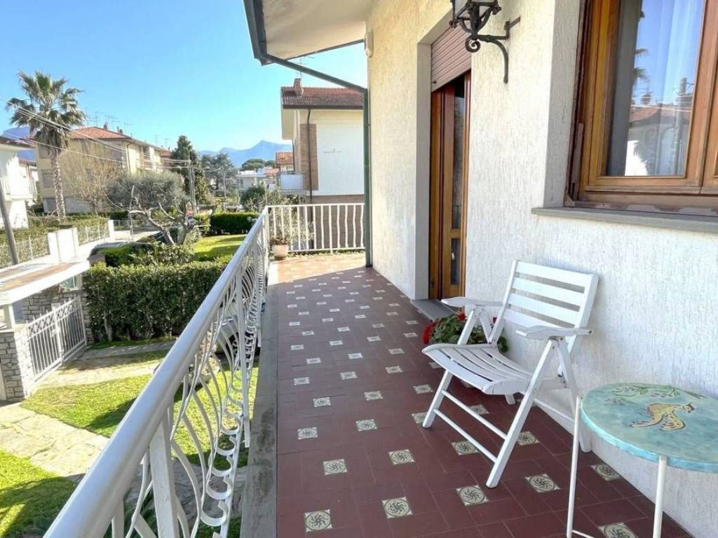 Villa a Camaiore in Via Garibaldi - Foto 3