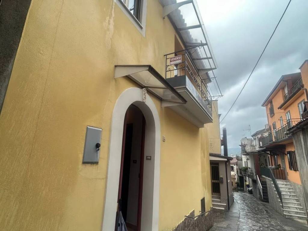 Villa a Lauria in Via Cerruto S.N.C. - Foto 2