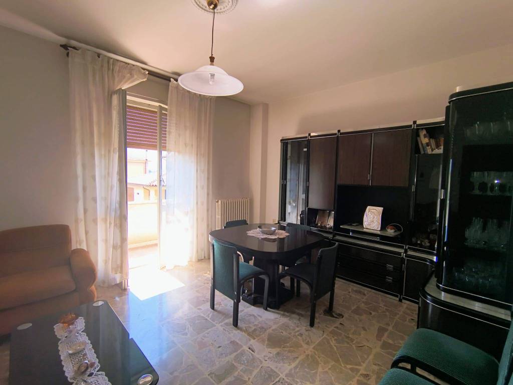 Appartamento a Foligno in Via Scafali - Foto 4