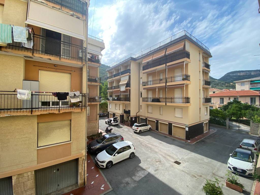 Appartamento a Finale ligure in Via Lungo Sciusa - Foto 4