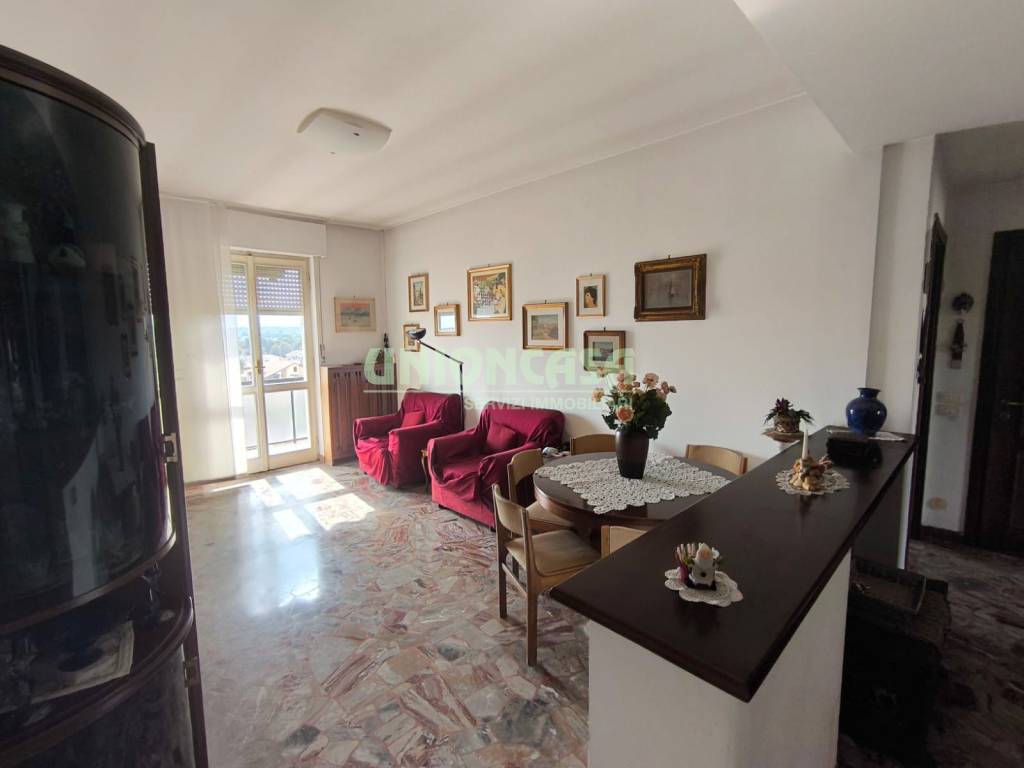 Appartamento a Tradate in Via Monte Grappa, 46 - Foto 2