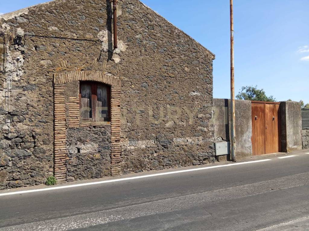 Rustico / casale a Valverde in Via Maugeri, 12 - Foto 2