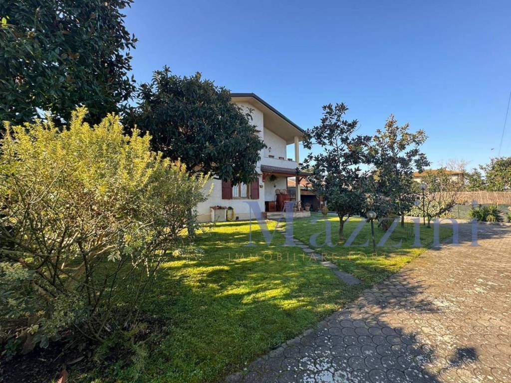 Villa a Forte dei marmi in Via Civitali - Foto 2