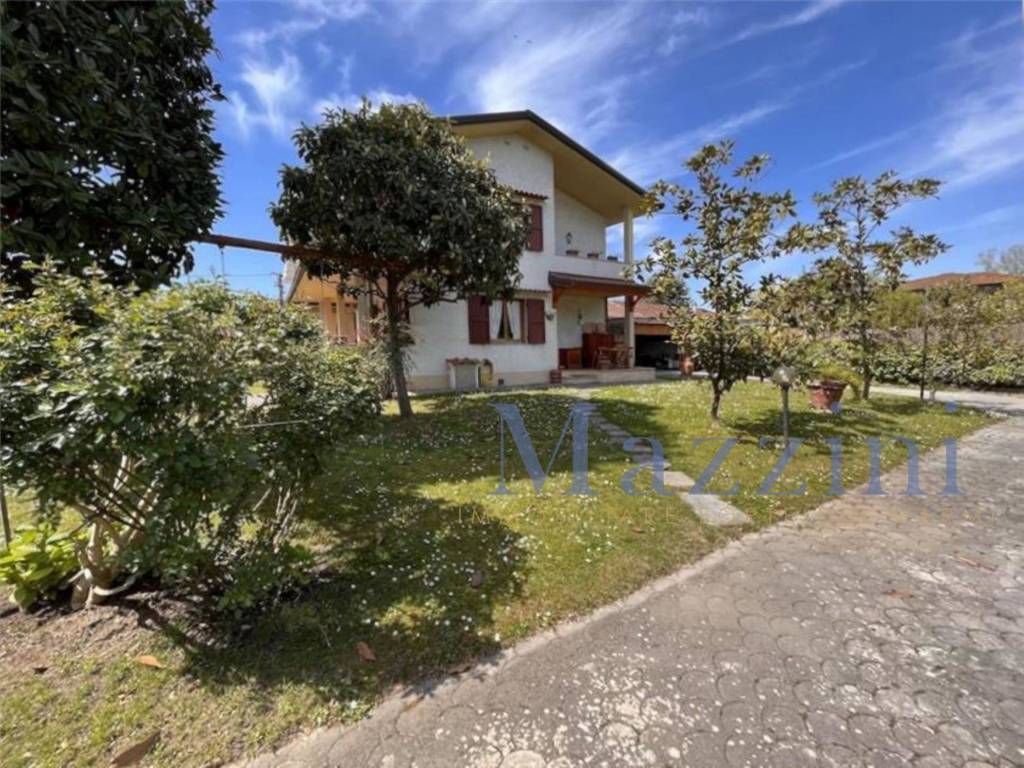Villa a Forte dei marmi in Via Civitali - Foto 5