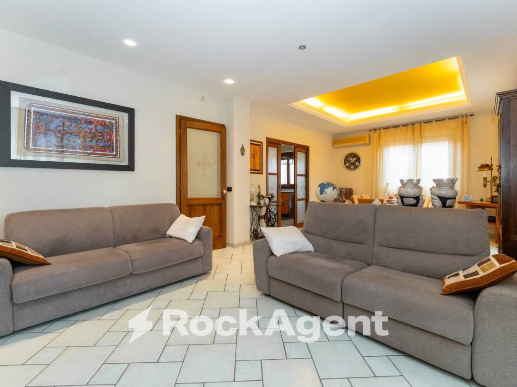 Appartamento a Aci castello in Via Livorno, 147 - Foto 2
