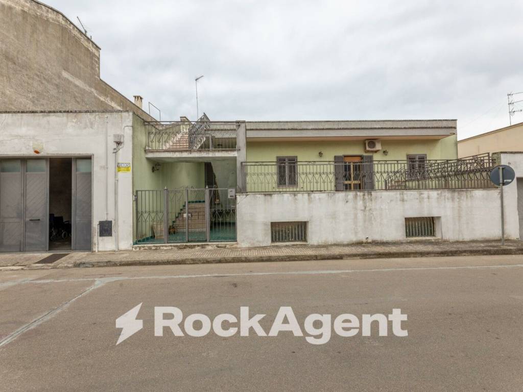 Villa a Melendugno in Via N. Bixio, 54 - Foto 2