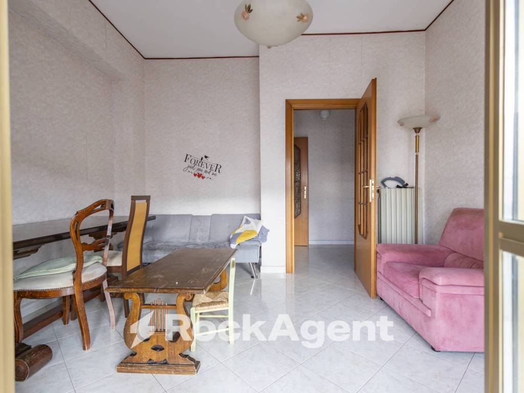 Appartamento a Catanzaro in Via Giovanni Paolo Parisio, 12 - Foto 3