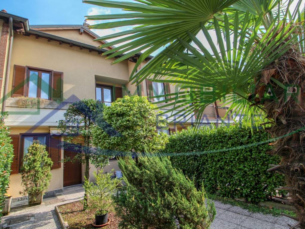 Villetta a schiera a Casorate sempione in Via Monte Nevoso - Foto 2